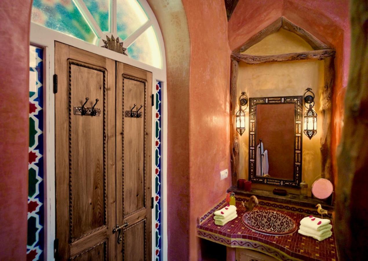 Riad Laylati Hotel Szavíra Kültér fotó