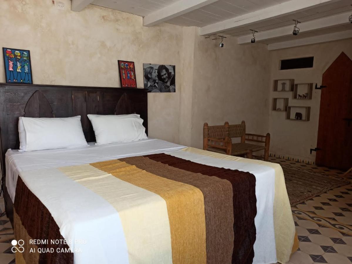 Riad Laylati Hotel Szavíra Kültér fotó