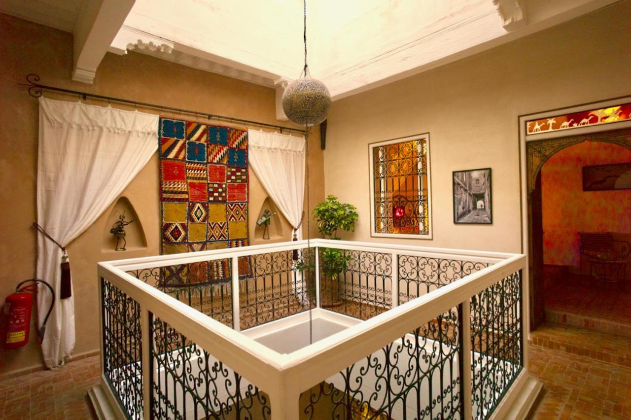 Riad Laylati Hotel Szavíra Kültér fotó