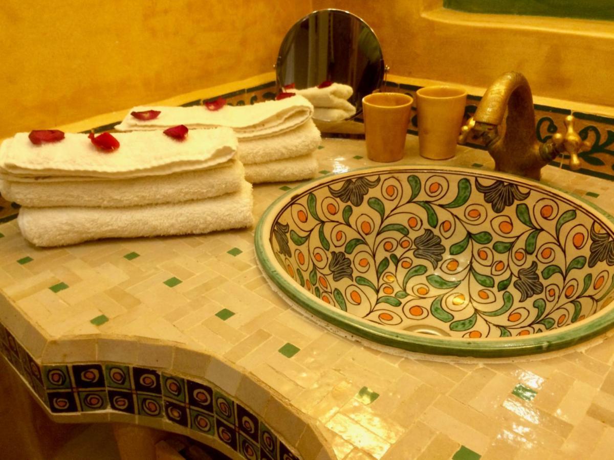 Riad Laylati Hotel Szavíra Kültér fotó